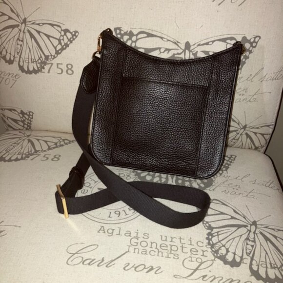 NEAR NEW!!! Michael Kors Small Leather Crossbody Messenger Bag - Picture 4 of 5
